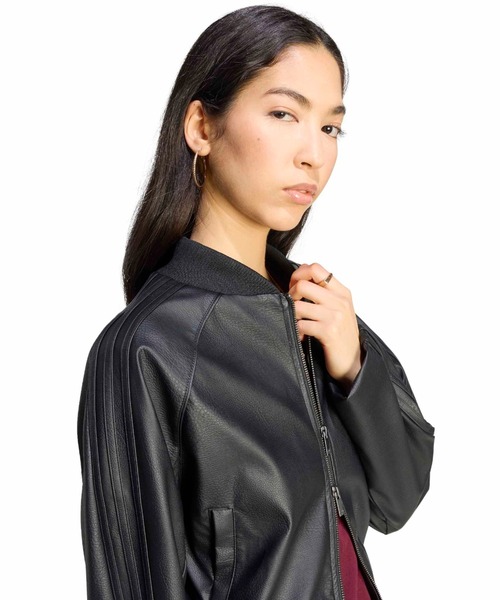 adidas（アディダス）の「adidas PLEATHER SST TRACKTOP / アディダス プレザー SST トラックトップ（ブルゾン・レディース・ブラック・S/M/L）」の2枚目の写真