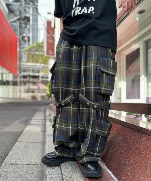 MILKBOY(ミルクボーイ)の「BONDAGE CARGO パンツ(カーゴパンツ・メンズ・B/A/C・FREE)」の1枚目の写真