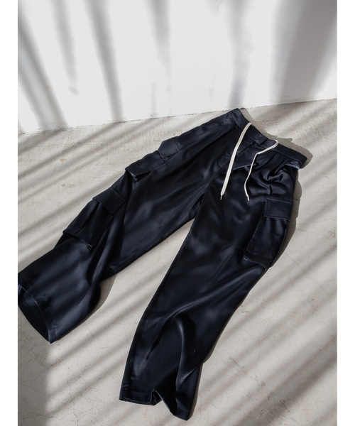 Katrin TOKYO（カトリーントーキョー）の「satin cargo slacks（カーゴパンツ・レディース・ピンク系/ネイビー・S/M/XS-Short/XS-Regular）」の5枚目の写真