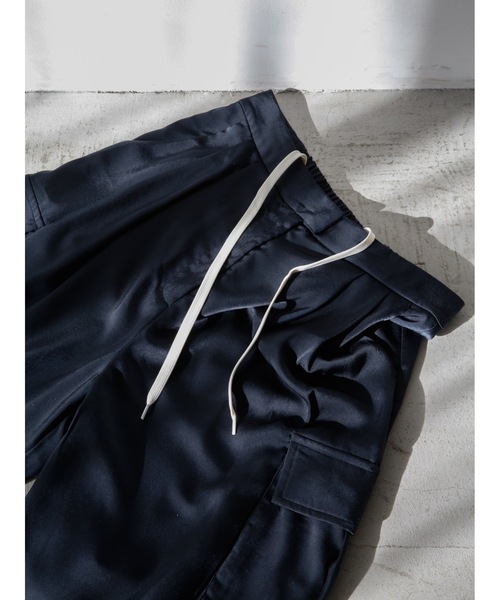 Katrin TOKYO（カトリーントーキョー）の「satin cargo slacks（カーゴパンツ・レディース・ピンク系/ネイビー・S/M/XS-Short/XS-Regular）」の6枚目の写真