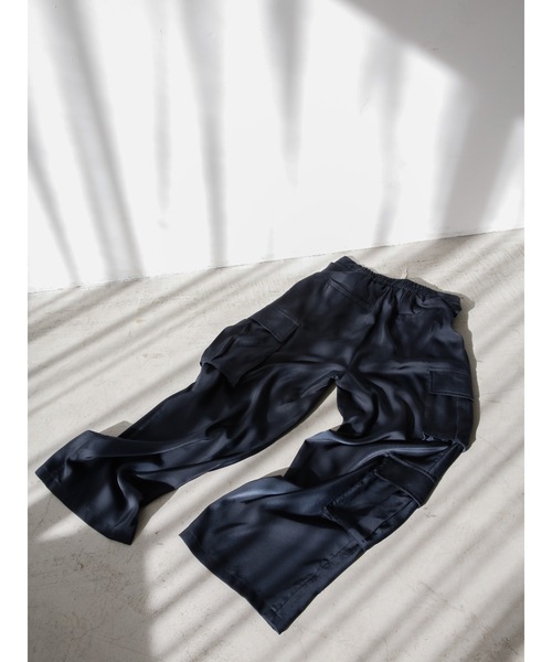 Katrin TOKYO（カトリーントーキョー）の「satin cargo slacks（カーゴパンツ・レディース・ピンク系/ネイビー・S/M/XS-Short/XS-Regular）」の8枚目の写真