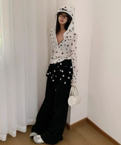 AVYL(アヴィル)の「シバースター総柄シアー長袖パーカー/フード付きトップス(Tシャツ/カットソー・レディース・ホワイト・M)」の15枚目の写真