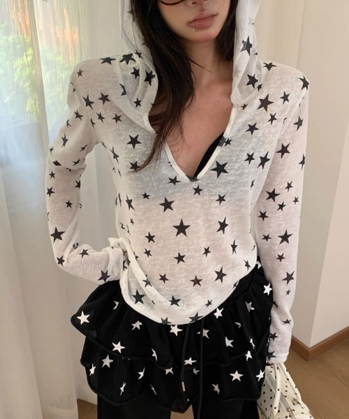 AVYL(アヴィル)の「シバースター総柄シアー長袖パーカー/フード付きトップス(Tシャツ/カットソー・レディース・ホワイト・M)」の17枚目の写真