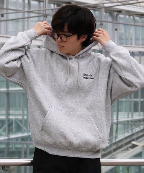 BEN DAVIS(ベンデイビス)の「【BEN DAVIS(ベンデイビス)】BD SWEAT HOODIE / スウェットパーカー プルオーバー フーディ ワンポイント刺繍 裏起毛 ユニセックス(パーカー・メンズ・グレー/ピンク/ブラウン/ブラック/ネイビー・LARGE/X-LARGE/MEDIUM)」の1枚目の写真