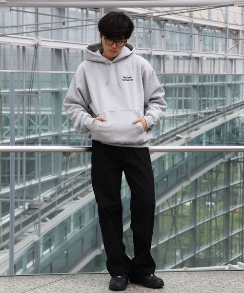 BEN DAVIS(ベンデイビス)の「【BEN DAVIS(ベンデイビス)】BD SWEAT HOODIE / スウェットパーカー プルオーバー フーディ ワンポイント刺繍 裏起毛 ユニセックス(パーカー・メンズ・グレー/ピンク/ブラウン/ブラック/ネイビー・LARGE/X-LARGE/MEDIUM)」の9枚目の写真