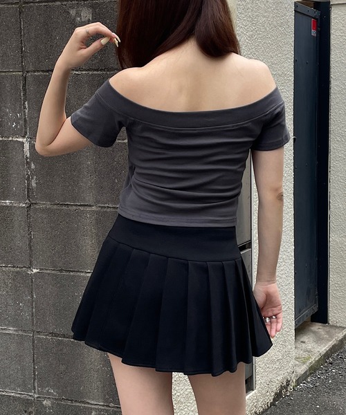 ROGER AND RAW（ロジャーアンドロウ）の「[カップ付き] オフショル半袖ショートトップス（Tシャツ/カットソー・レディース・ホワイト/ブラック/グレー/ライトカーキ・FREE）」の17枚目の写真