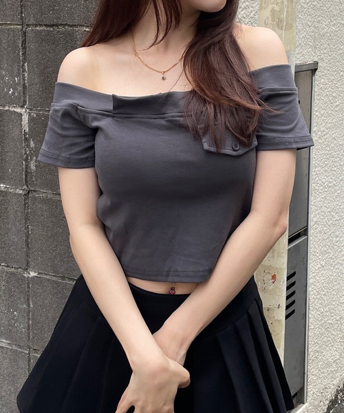 ROGER AND RAW（ロジャーアンドロウ）の「[カップ付き] オフショル半袖ショートトップス（Tシャツ/カットソー・レディース・ホワイト/ブラック/グレー/ライトカーキ・FREE）」の15枚目の写真