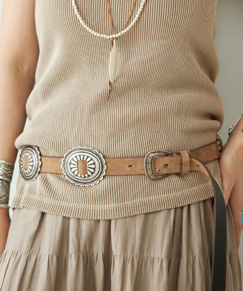 Puntovita(プントヴィータ)の「【PUNTOVITA/プントヴィータ】CONCHO BELT BEIGE(ベルト・レディース・ベージュ・85)」の1枚目の写真
