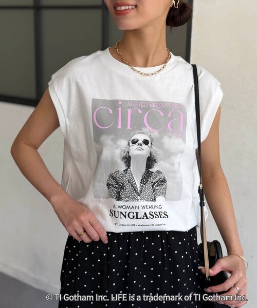 Chez toi(シェトワ)の「フォトTEE(Tシャツ/カットソー・レディース・ベージュ/ホワイト・FREE)」の7枚目の写真