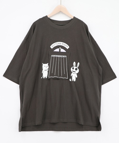 ScoLar Parity(スカラーパリティ)の「362132:試着室の秘密 お着替え中クマ柄Tシャツ(Tシャツ/カットソー・レディース・チャコールグレー/オフホワイト/パープル・M)」の3枚目の写真