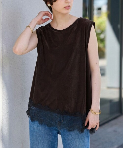 Rouge vif Anna(ルージュヴィフアンナ)の「シアーベロアノースリーブヘムレースカットソー(Tシャツ/カットソー・レディース・ブラック/ダークブラウン・フリー)」の2枚目の写真