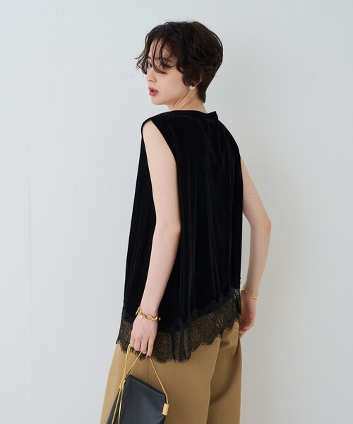 Rouge vif Anna(ルージュヴィフアンナ)の「シアーベロアノースリーブヘムレースカットソー(Tシャツ/カットソー・レディース・ブラック/ダークブラウン・フリー)」の5枚目の写真