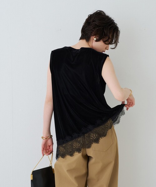 Rouge vif Anna(ルージュヴィフアンナ)の「シアーベロアノースリーブヘムレースカットソー(Tシャツ/カットソー・レディース・ブラック/ダークブラウン・フリー)」の6枚目の写真