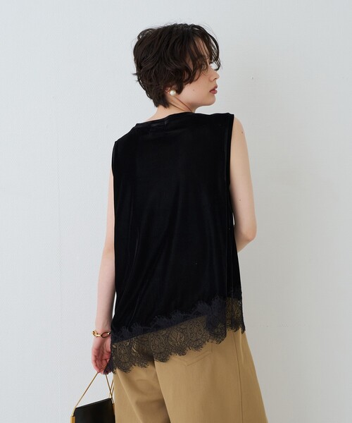 Rouge vif Anna(ルージュヴィフアンナ)の「シアーベロアノースリーブヘムレースカットソー(Tシャツ/カットソー・レディース・ブラック/ダークブラウン・フリー)」の7枚目の写真
