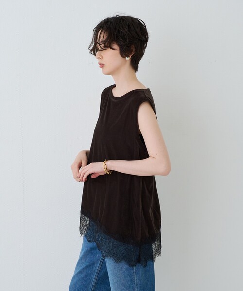 Rouge vif Anna(ルージュヴィフアンナ)の「シアーベロアノースリーブヘムレースカットソー(Tシャツ/カットソー・レディース・ブラック/ダークブラウン・フリー)」の10枚目の写真