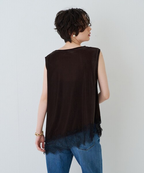 Rouge vif Anna(ルージュヴィフアンナ)の「シアーベロアノースリーブヘムレースカットソー(Tシャツ/カットソー・レディース・ブラック/ダークブラウン・フリー)」の11枚目の写真