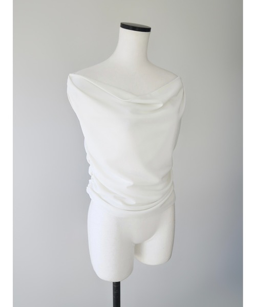 celon(セロン)の「fluid drape neck top(Tシャツ/カットソー・レディース・ブラック/アイボリー・FREE)」の5枚目の写真