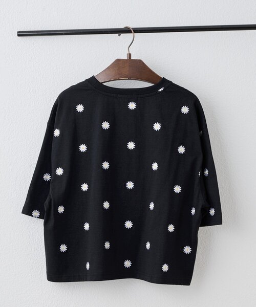 continuer de NICE CLAUP(コンティニューデナイスクラップ)の「お花&ハート総刺繍T(Tシャツ/カットソー・レディース・アイボリー/オフホワイト/ブラック・FREE)」の6枚目の写真