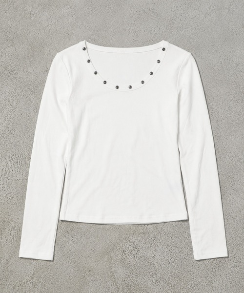 SPINNS(スピンズ)の「長袖カットソー/スタッズ/ストリート女子(Tシャツ/カットソー・レディース・オフホワイト/ボルドー/カーキ/ブラック・ONESIZE)」の8枚目の写真
