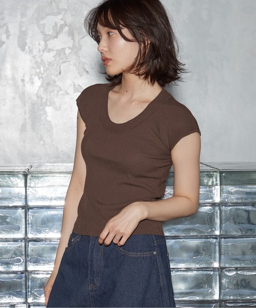 OFROOM(オフルーム)の「【2026秋冬新作】U-neck Rib Knit Top|Uネックリブニットトップス(ニット/セーター・レディース・チャコールグレー/ブラック/アイボリー/ネイビー/ブラウン・FREE)」の4枚目の写真