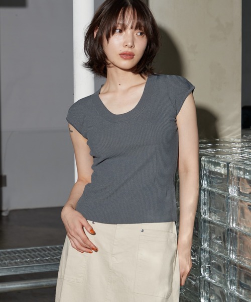OFROOM(オフルーム)の「【2026秋冬新作】U-neck Rib Knit Top|Uネックリブニットトップス(ニット/セーター・レディース・チャコールグレー/ブラック/アイボリー/ネイビー/ブラウン・FREE)」の3枚目の写真