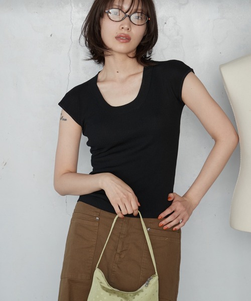 OFROOM(オフルーム)の「【2026秋冬新作】U-neck Rib Knit Top|Uネックリブニットトップス(ニット/セーター・レディース・チャコールグレー/ブラック/アイボリー/ネイビー/ブラウン・FREE)」の1枚目の写真