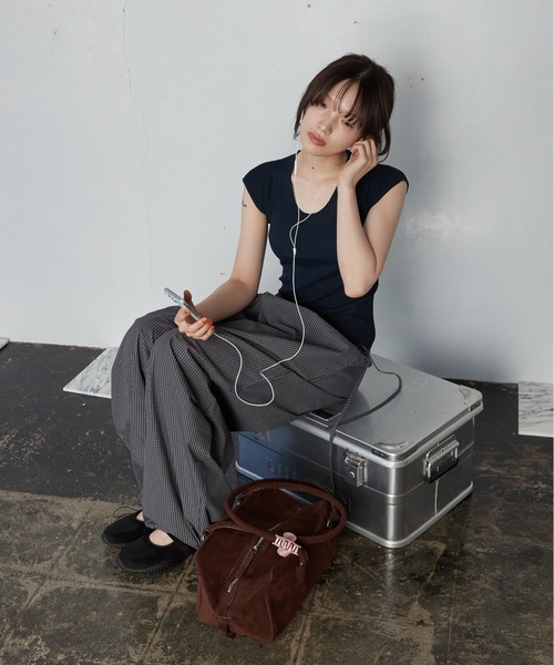 OFROOM(オフルーム)の「【2026秋冬新作】U-neck Rib Knit Top|Uネックリブニットトップス(ニット/セーター・レディース・チャコールグレー/ブラック/アイボリー/ネイビー/ブラウン・FREE)」の17枚目の写真