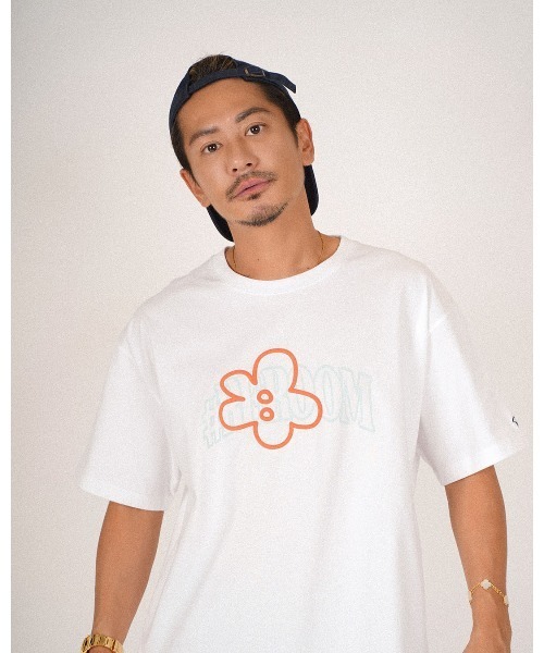#Re:room（リルーム）の「ロゴビッグフラワープリントTシャツ（Tシャツ/カットソー・メンズ・ホワイト・S-M/M-L）」の2枚目の写真