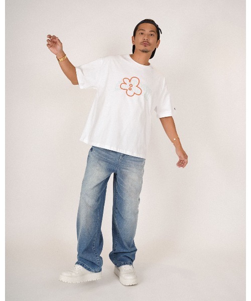 #Re:room（リルーム）の「ロゴビッグフラワープリントTシャツ（Tシャツ/カットソー・メンズ・ホワイト・S-M/M-L）」の4枚目の写真