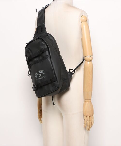 BILLABONG(ビラボン)の「BILLABONG メンズ UTILITY ONE SHOULDER BAG ショルダーバッグ 【2026年秋冬モデル】/ビラボンワンショルダーバッグ(ショルダーバッグ・メンズ・ブラック・FREE)」の4枚目の写真