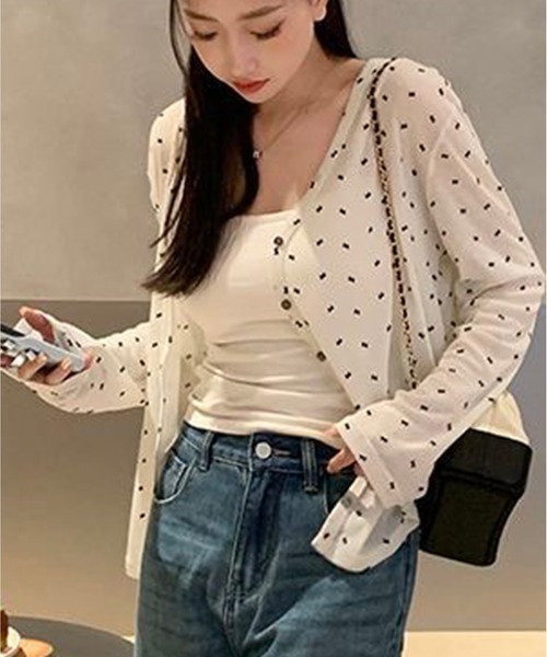 AsheKsha(アシクシャ)の「総柄リボンプリント薄手ニットカーディガン(カーディガン/ボレロ・レディース・ホワイト・M)」の3枚目の写真