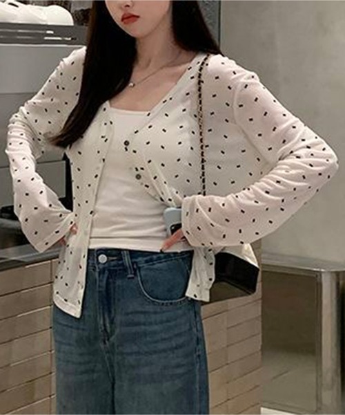 AsheKsha(アシクシャ)の「総柄リボンプリント薄手ニットカーディガン(カーディガン/ボレロ・レディース・ホワイト・M)」の5枚目の写真