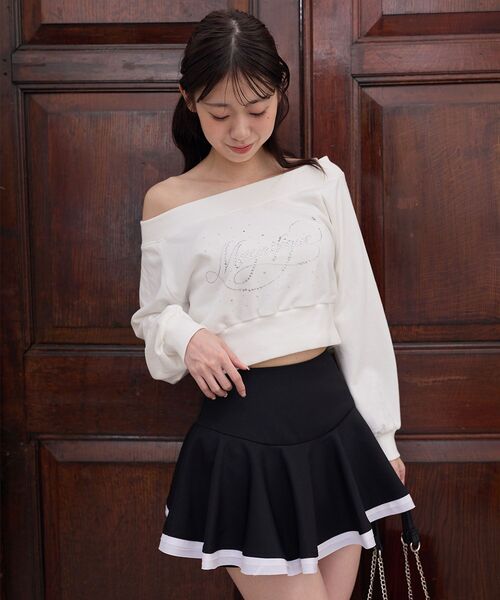 MAJESTIC LEGON(マジェスティックレゴン)の「キラキラロゴオフショルスウェット(スウェット・レディース・オフホワイト/グレー/ブラック・MEDIUM)」の8枚目の写真