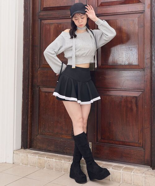 MAJESTIC LEGON(マジェスティックレゴン)の「キラキラロゴオフショルスウェット(スウェット・レディース・オフホワイト/グレー/ブラック・MEDIUM)」の12枚目の写真