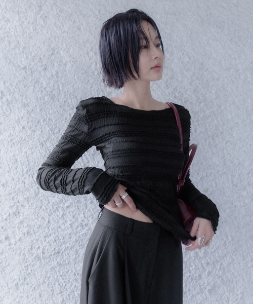 MEMUA(メムア)の「LUUL クリンクル ウェーブ Tシャツ(ブラック)(Tシャツ/カットソー・レディース・アイボリー/ブラック/グレー・FREE)」の2枚目の写真