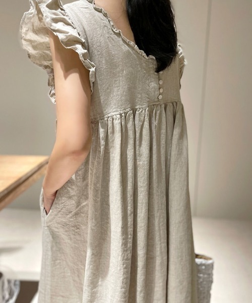 FLINEA（フリネア）の「Vネックフリル前後リバーシブルノースリーブワンピース（ワンピース・レディース・ネイビー/ベージュ・FREE）」の16枚目の写真