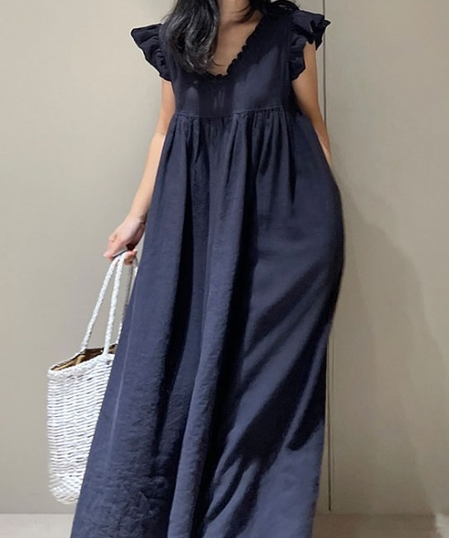 FLINEA（フリネア）の「Vネックフリル前後リバーシブルノースリーブワンピース（ワンピース・レディース・ネイビー/ベージュ・FREE）」の12枚目の写真