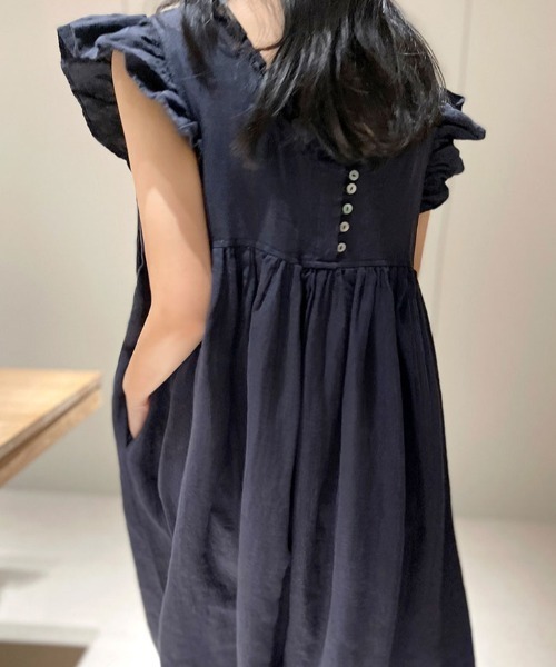 FLINEA（フリネア）の「Vネックフリル前後リバーシブルノースリーブワンピース（ワンピース・レディース・ネイビー/ベージュ・FREE）」の10枚目の写真