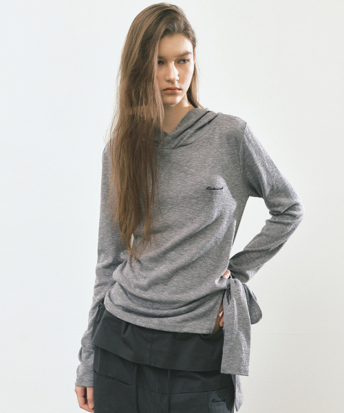 NICK&NICOLE(ニックアンドニコール)の「ストラップ付きフード長袖トップス_チャコール(Tシャツ/カットソー・レディース・チャコール・FREE)」の2枚目の写真