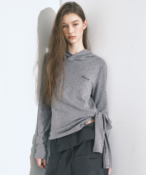 NICK&NICOLE(ニックアンドニコール)の「ストラップ付きフード長袖トップス_チャコール(Tシャツ/カットソー・レディース・チャコール・FREE)」の3枚目の写真