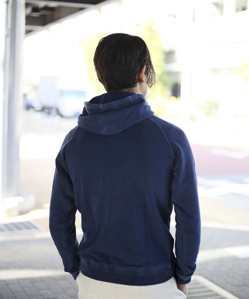 Denime(ドゥニーム)の「カットデニム裏毛プルオーバーパーカー(パーカー・メンズ・ネイビー/ブルー・LARGE/X-LARGE/MEDIUM/SMALL)」の13枚目の写真