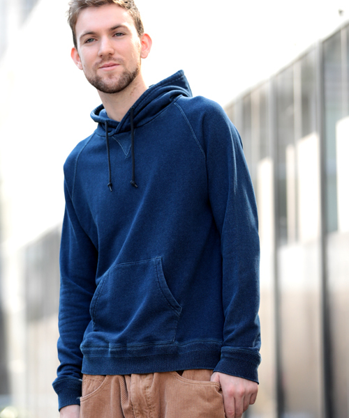 Denime(ドゥニーム)の「カットデニム裏毛プルオーバーパーカー(パーカー・メンズ・ネイビー/ブルー・LARGE/X-LARGE/MEDIUM/SMALL)」の16枚目の写真