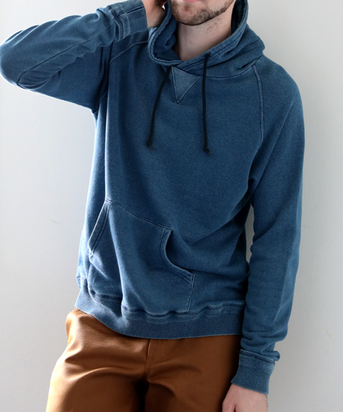 Denime(ドゥニーム)の「カットデニム裏毛プルオーバーパーカー(パーカー・メンズ・ネイビー/ブルー・LARGE/X-LARGE/MEDIUM/SMALL)」の15枚目の写真