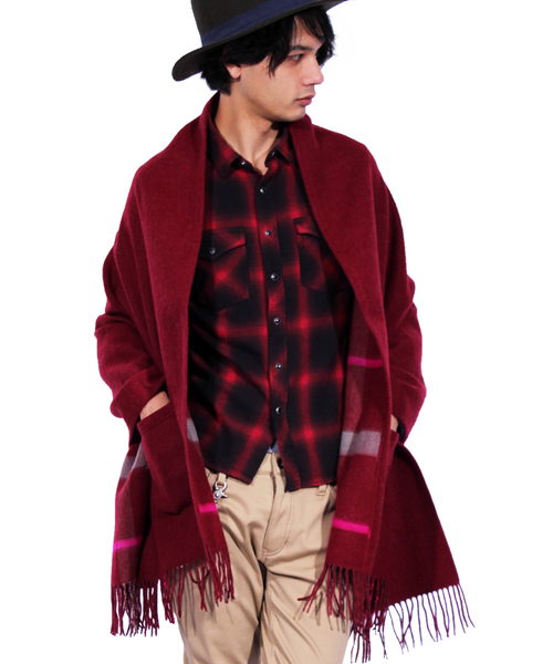 8(eight)(エイト)の「大判2WAYチェックポンチョ(ポンチョ・メンズ・ワイン/グレー/ベージュ/ブラック・FREE)」の4枚目の写真