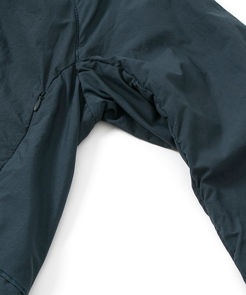 TEATORA(テアトラ)の「TEATORA Device Coat P(トレンチコート・メンズ・ブラック・48/46)」の4枚目の写真