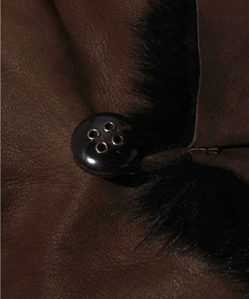 Soareak(ソアリーク)の「【Karl Donoghue】 トスカーナムートンスヌード2(ストール/ショール・レディース・ブラック・FREE)」の4枚目の写真