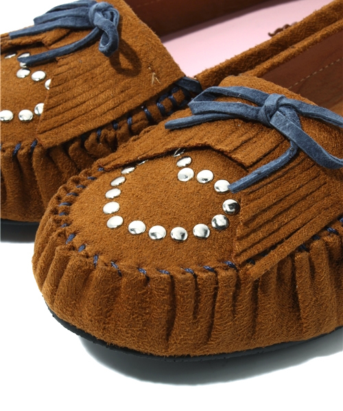 MILKFED.（ミルクフェド）の「HEART STUDDED MOCCASIN（パンプス・レディース・ブラック/ブラウン・SMALL/MEDIUM/LARGE）」の7枚目の写真