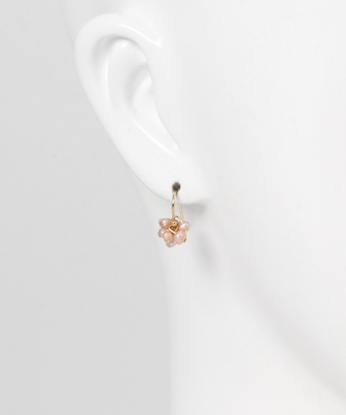 TONE SELECT GOODS(トーンセレクトグッズ)の「【i.o】ピンクパール花ピアス(ピアス(両耳用)・レディース・ピンク/ピンク系その他・FREE)」の4枚目の写真