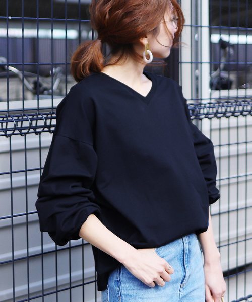 reca（レカ）の「2way Uネック&Vネックボリュームスウェットカットソー（スウェット・レディース・オフホワイト/ライトグレー/ベージュ/ネイビー/ピンク/カーキ/アイボリー/モカ/ベージュ系その他・M/FREE）」の8枚目の写真