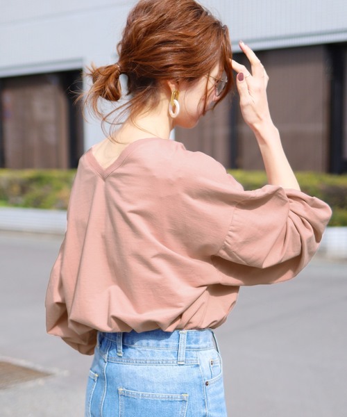 reca（レカ）の「2way Uネック&Vネックボリュームスウェットカットソー（スウェット・レディース・オフホワイト/ライトグレー/ベージュ/ネイビー/ピンク/カーキ/アイボリー/モカ/ベージュ系その他・M/FREE）」の9枚目の写真